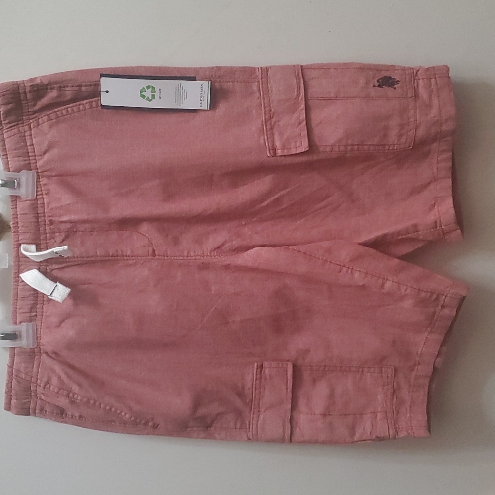 Boys cargo pocket shorts. Size  xl(14-16)